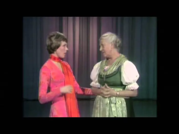 Відео до фільму Звуки музики | Maria von Trapp teaches Julie Andrews to Yodel