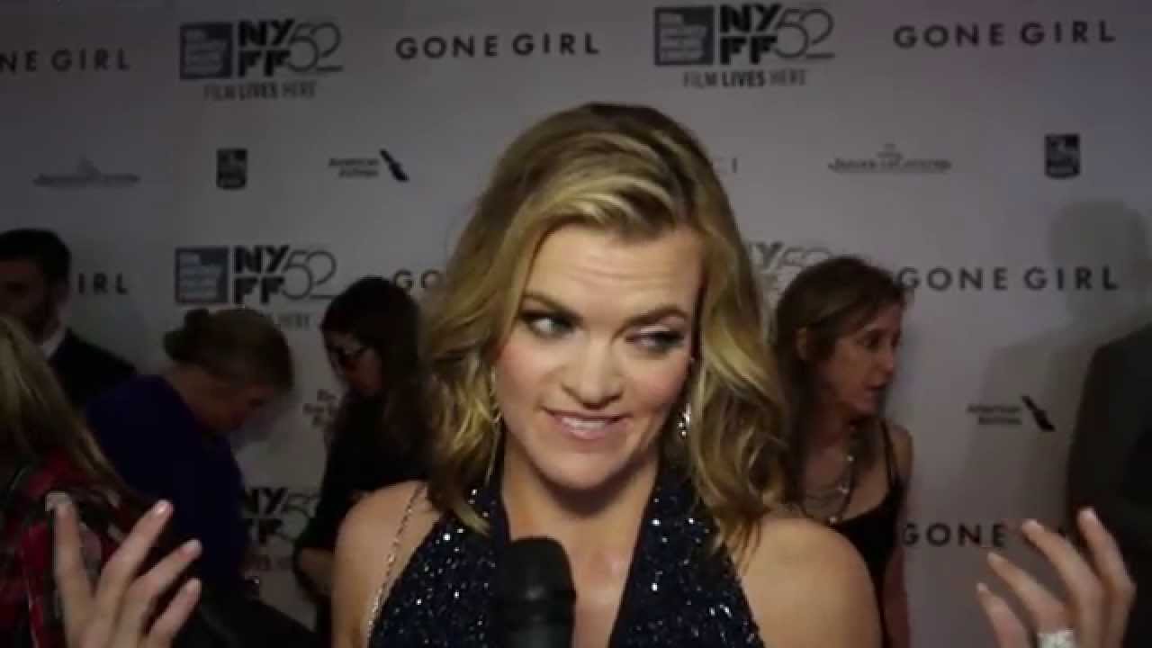 Відео до фільму Загублена | NYFF52 "Gone Girl" Red Carpet | Missi Pyle