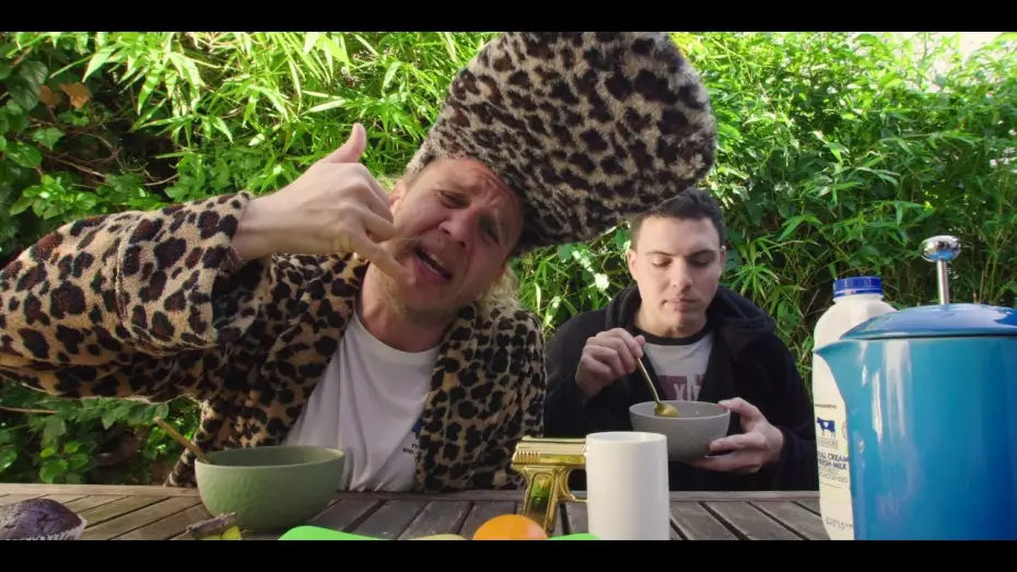 Відео до фільму Kaalgat Karel | Jack Parow ft. Loki Rothman - Altyd op Vakansie