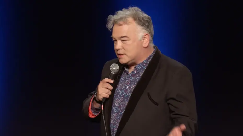 Відео до фільму Stewart Lee, Basic Lee: Live at The Lowry | Stewart Lee deals with audience latecomers