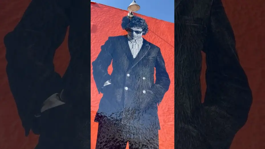 Відео до фільму A Complete Unknown | Mural