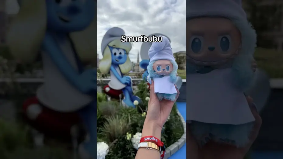 Відео до фільму Smurfs | Smurfbubu supporting bestie Plushie Smurf at the Smurfs blue carpet!