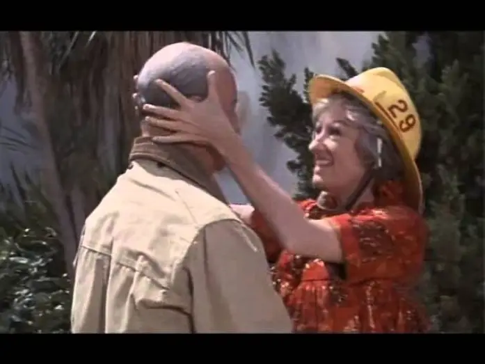 Відео до фільму Вісімка втікачів | 1967 Eight On The Lam