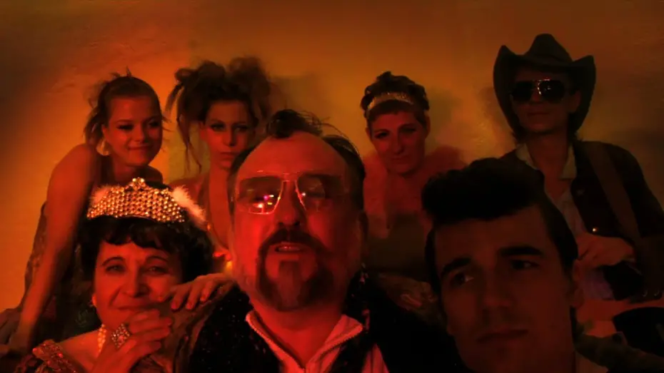 Відео до фільму Eleven Uncle | Friedrich Liechtenstein ist der Kinky King, auch geil.