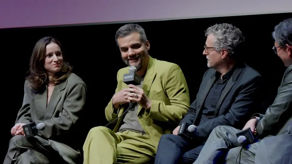 Відео до фільму The Secret Agent | Kleber Mendon&ccedil;a Filho,  Wagner Moura, and Emilie Lesclaux on The Secret Agent