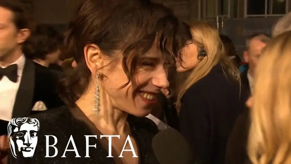 Відео до фільму Форма води | Sally Hawkins Red Carpet Interview | EE BAFTA Film Awards 2018