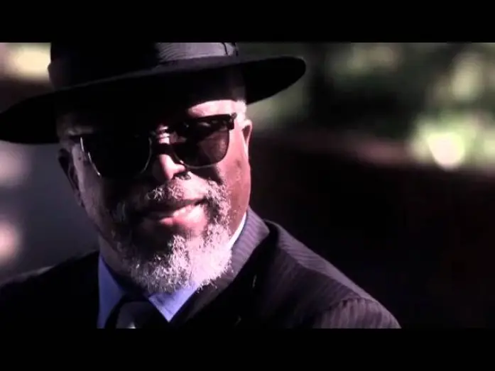 Відео до фільму How to Steal 2 Million | Official How To Steal Two Million Trailer