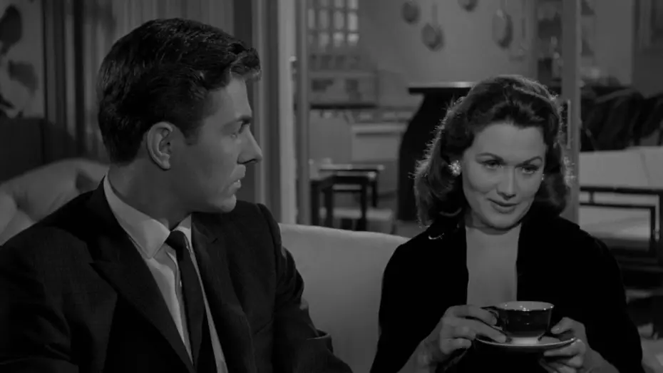 Відео до фільму The Hypnotic Eye | The Hypnotic Eye, 1960 - He Doesn