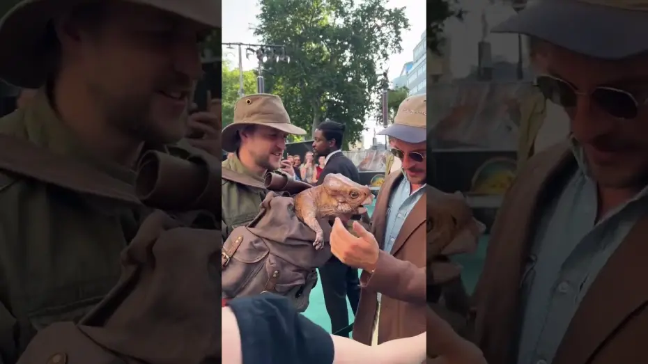 Відео до фільму Jurassic World Rebirth | Jonathan Bailey and Dolores together again