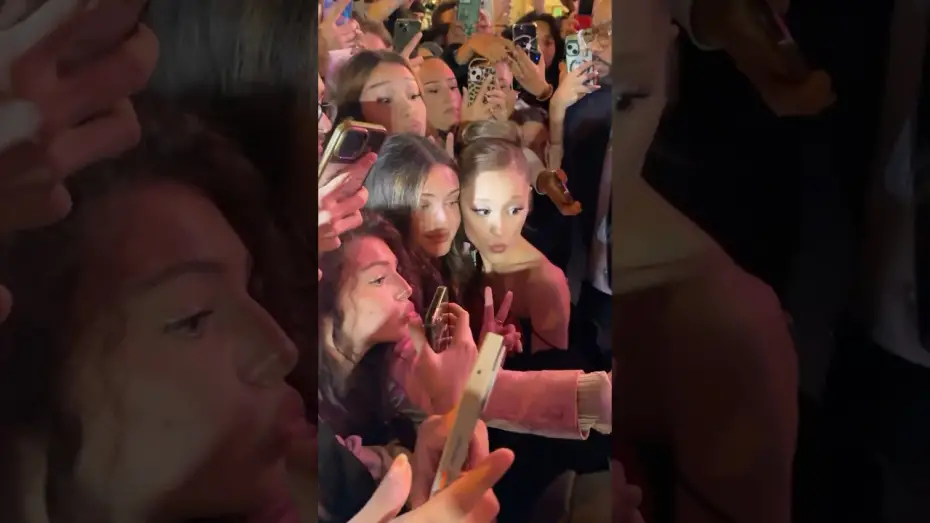 Відео до фільму Wicked: For Good | Bonjour! The Wicked: For Good cast arrives in Paris