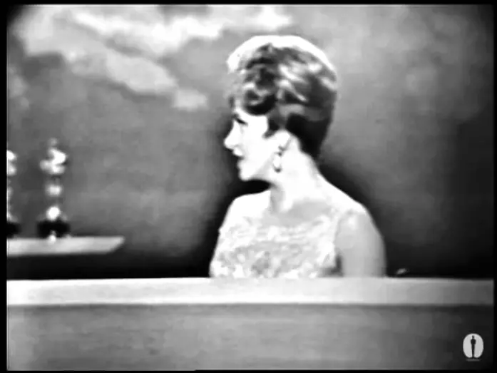 Відео до фільму Квартира | Billy Wilder winning the Oscar® for Directing‬‬‬‬ "The Apartment"
