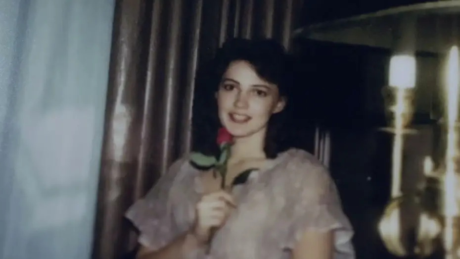 Відео до фільму Look Away | Sky Originals documentary - Look Away -Trailer Aug 2021