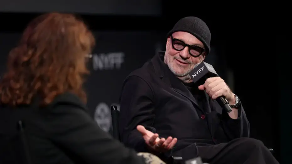 Відео до фільму Below the Clouds | Gianfranco Rosi on Below the Clouds