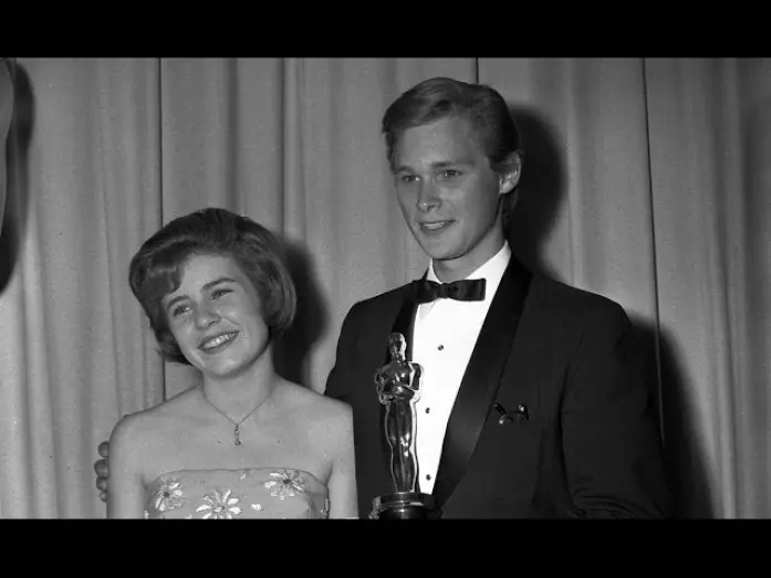 Відео до фільму Hud | Melvyn Douglas winning Best Supporting Actor for "Hud"