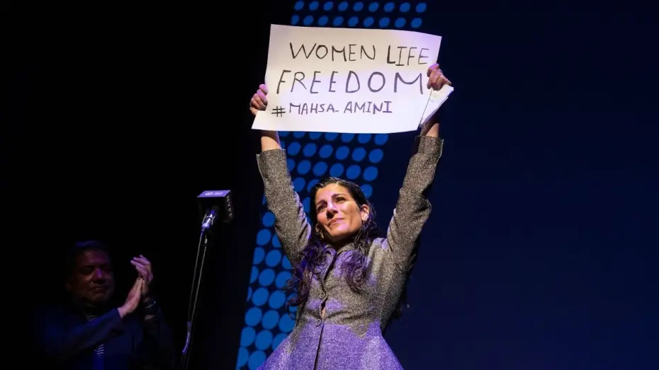 Відео до фільму No Bears | Mina Kavani Shares Statement From Jafar Panahi at NYFF60 Premiere of No Bears