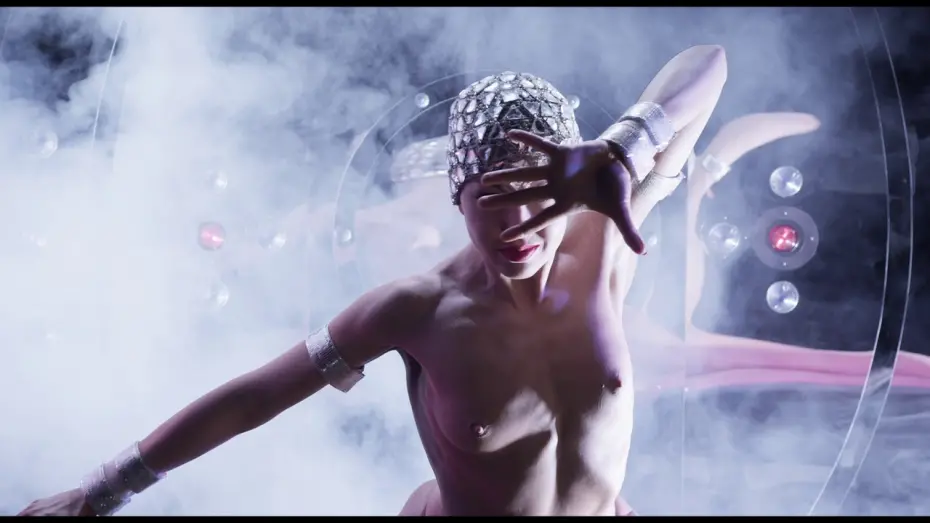 Відео до фільму Feu: Crazy Horse Paris | FEU (FEUER) von Christian Louboutin in 3D - Trailer [HD] Deutsch / German