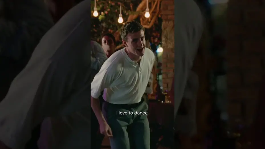 Відео до фільму Після сонця | "I love to dance."