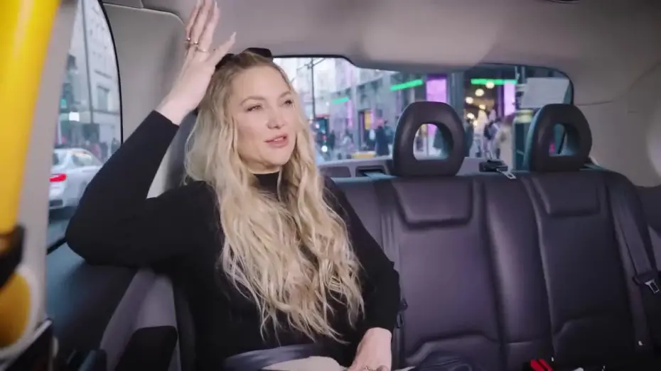Відео до фільму Ножі наголо: Скляна цибуля | Kate Hudson Takes a Tour of London (she hates Marmite, fyi)