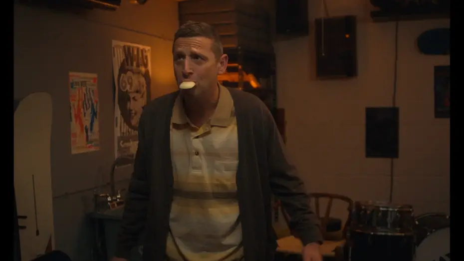 Відео до фільму Дружба | Craig Eats Soap in Extremely Cringe Moment