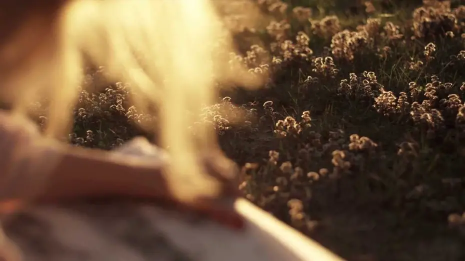 Відео до фільму Not Waving but Drowning | ♘ NOT WAVING BUT DROWNING - Tone Clip ♘