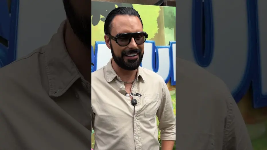 Відео до фільму Smurfs | Rylan Clark is Vanity Smurf (UK Cast)