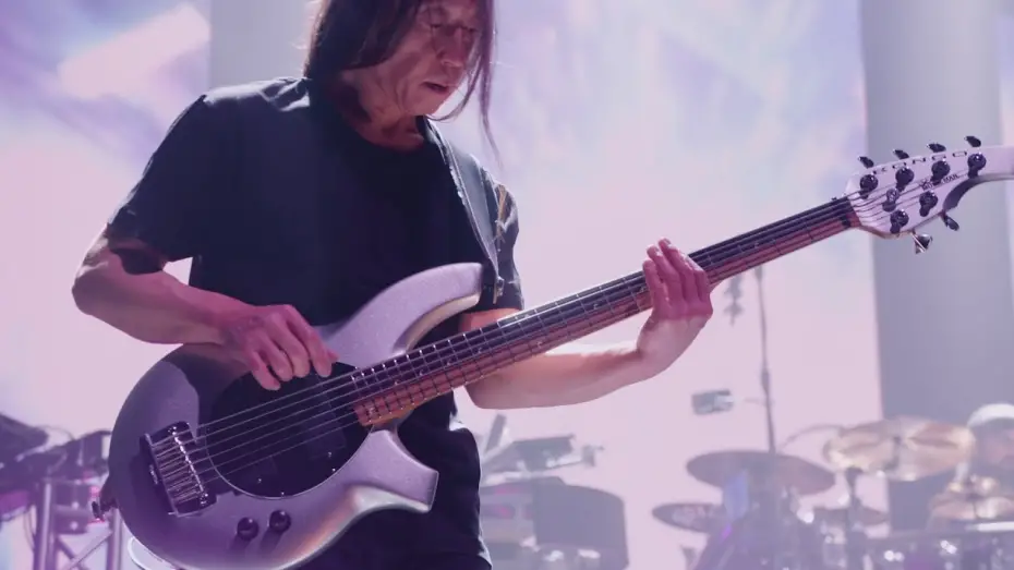 Відео до фільму Dream Theater - Quaranti&egrave;me: Live &agrave; Paris | Dream Theater - Barstool Warrior (Quaranti&egrave;me Live &agrave; Paris)