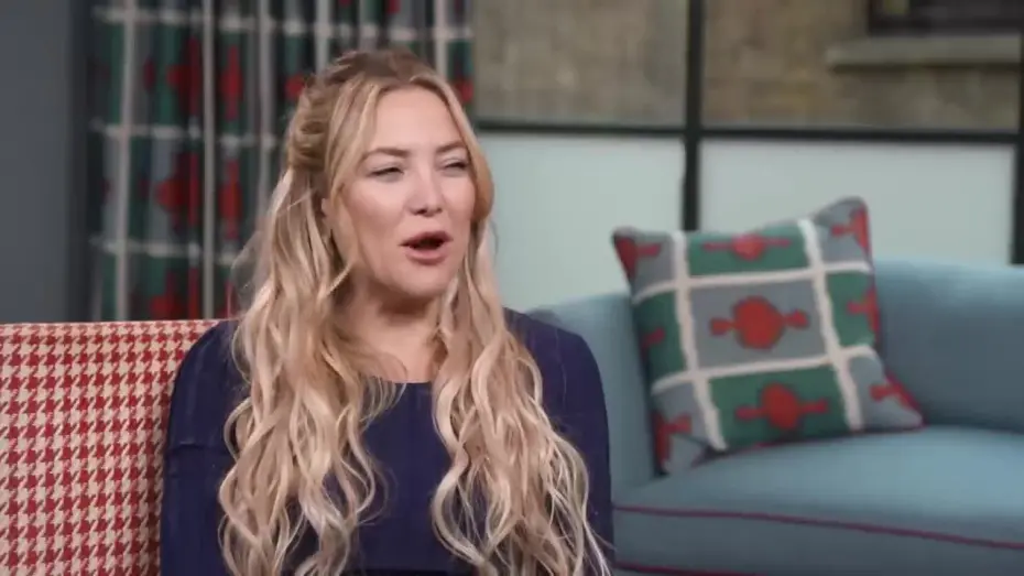Відео до фільму Ножі наголо: Скляна цибуля | Kate Hudson Has A VERY Impressive Party Trick