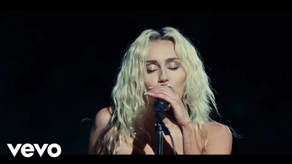 Відео до фільму Miley Cyrus - Endless Summer Vacation (Backyard Sessions) | Flowers (Backyard Sessions)
