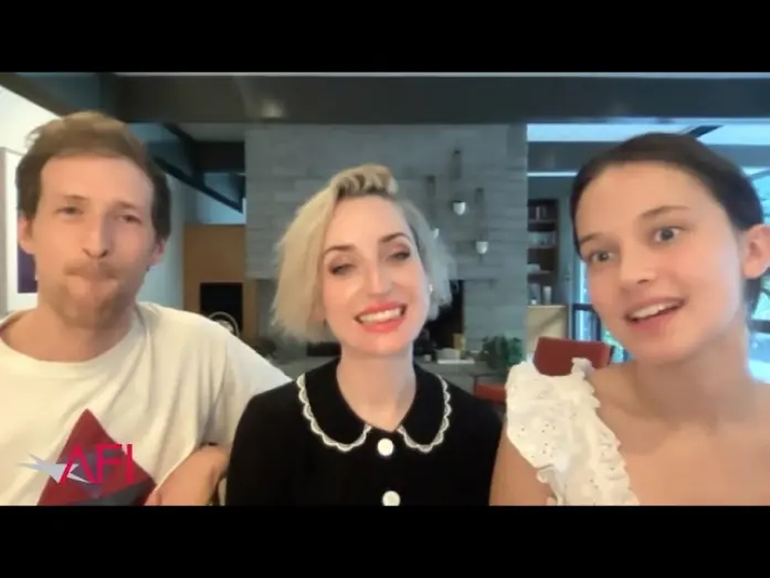 Відео до фільму How It Ends | Zoe Lister-Jones, Daryl Wein & Cailee Spaeny on How It Ends