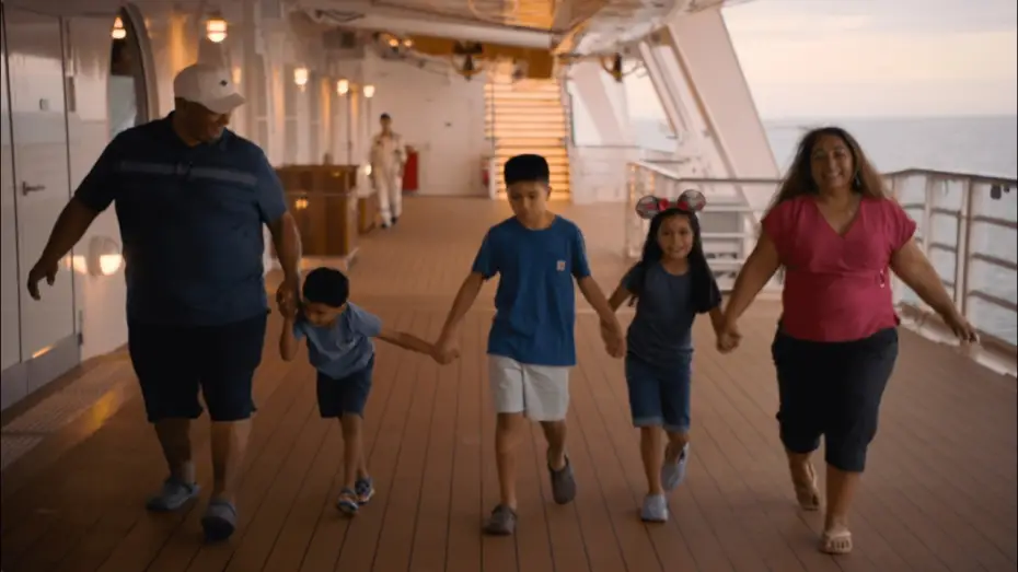 Відео до фільму Disney Parks Magical Christmas Day Parade | TX Adoption Family Go on a Disney Cruise Line Vacation! | Disney Parks Magical Christmas Day Parade