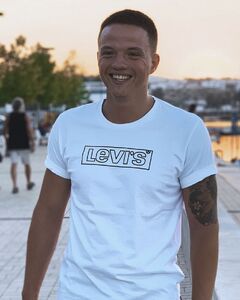 Владислав Титов