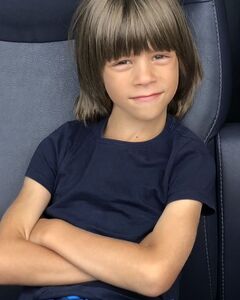 Владимир Овчаров