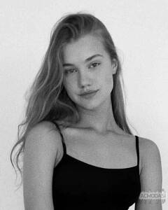 Елена Саплина