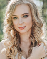Анна Довженко