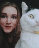 Катя Хіцова