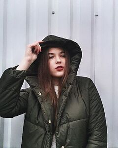 Вика Лаговска