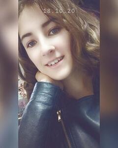 Ксюша Хомутовська