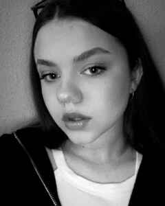 Анютка Любарська