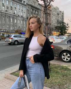 Анна Война