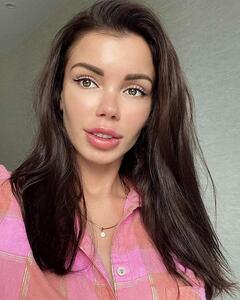 Юлия Никова