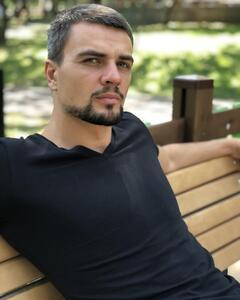 олег Шараєвський