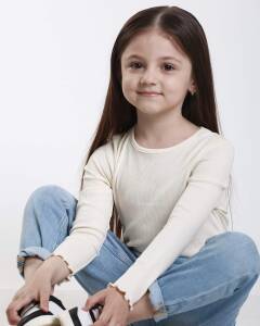 Уляна Єнакє