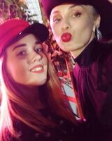 Алиса Живая