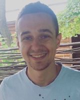 Рома Головатий