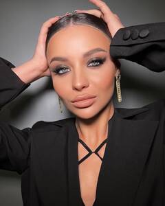 Анна Олексюк