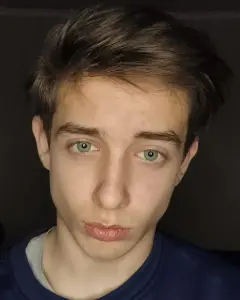 Антон Розов