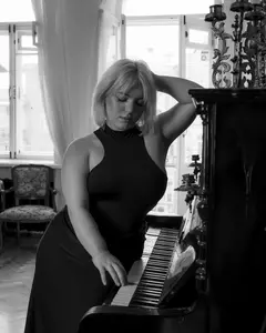 Анна Леонова