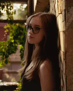 Емілія / Міла Владіян