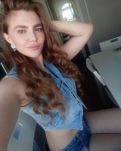 Оля Кос