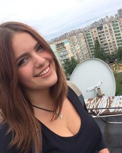 Анна Гура